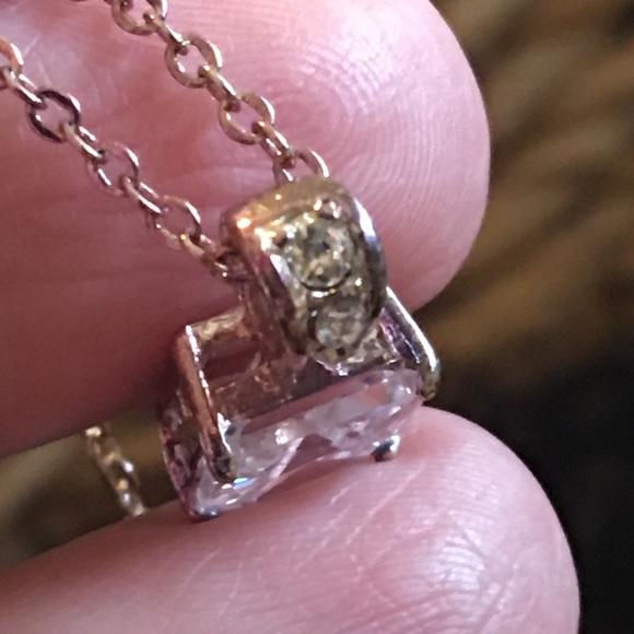 Vintage square cut cubic zirconia pendant on chain - Picture 7 of 10